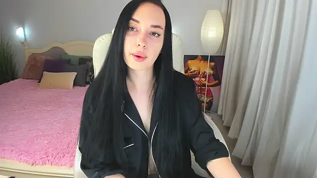 Miss Elia online show from 02-20-25, 04:36