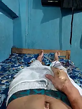 Snapshot of funnguy25 chatting on 10-26-25, 07:47 funnguy25 online show from 10-26-25, 07:47