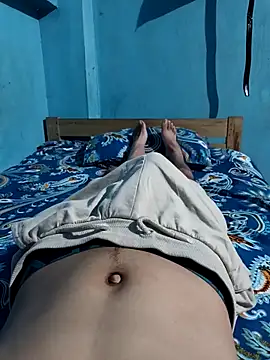 Snapshot of funnguy25 chatting on 10-29-25, 03:58 funnguy25 online show from 10-29-25, 03:58