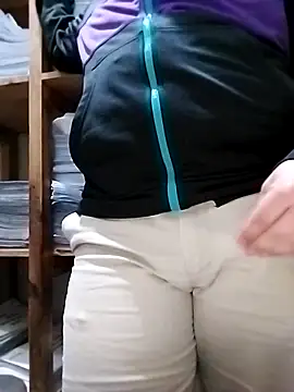 Snapshot of Whiper2024 chatting on 02-13-26, 06:26 Whiper2024 online show from 02-13-26, 06:26