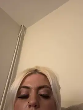 Blondiee3088 online show from 12-01-24, 06:30