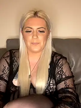 Blondiee3088 online show from 12-03-24, 06:28