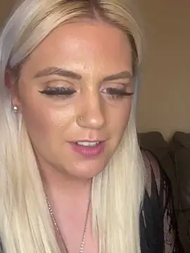 Blondiee3088 online show from 12-04-24, 01:25