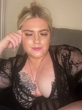 Blondiee3088 online show from 01-10-25, 02:04