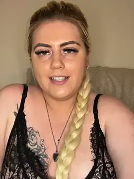 Blondiee3088 online show from 01-26-25, 08:34