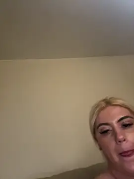 Blondiee3088 online show from 02-07-25, 01:47