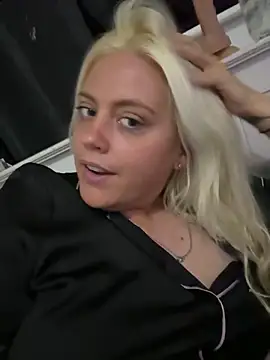 Blondiee3088 online show from 09-15-25, 04:01