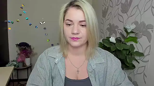 Snapshot of MariaSttone chatting on 01-18-26, 06:01 MariaSttone online show from 01-18-26, 06:01