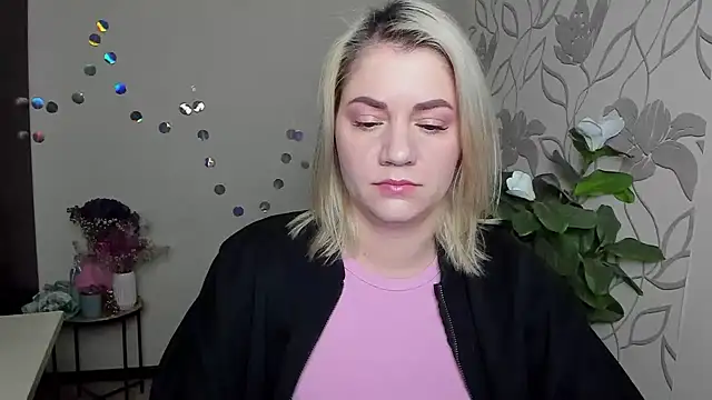 Snapshot of MariaSttone chatting on 01-19-26, 04:11 MariaSttone online show from 01-19-26, 04:11