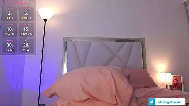 nicollefiorett online show from 01-05-25, 02:38