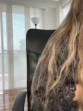 nicollefiorett online show from 09-11-25, 08:53