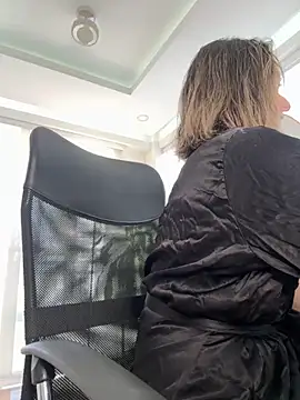 nicollefiorett online show from 12-02-25, 08:26