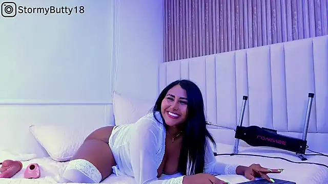 Snapshot of StormyButty18 chatting on 03-15-25, 04:13 StormyButty18 online show from 03-15-25, 04:13