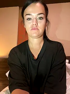 English-Chloe96 online show from 11-08-25, 08:03