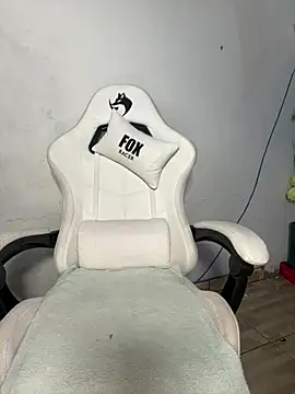 RuivaRaposinha online show from 03-05-25, 02:12