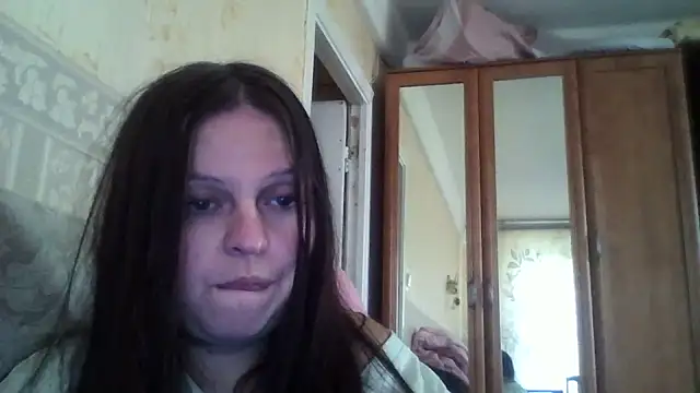 Snapshot of CatMelissa chatting on 10-21-25, 11:33 CatMelissa online show from 10-21-25, 11:33