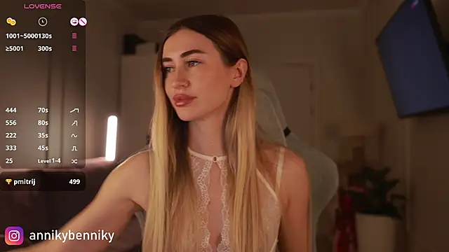 Coconutkittyy online show from 12-14-24, 05:25