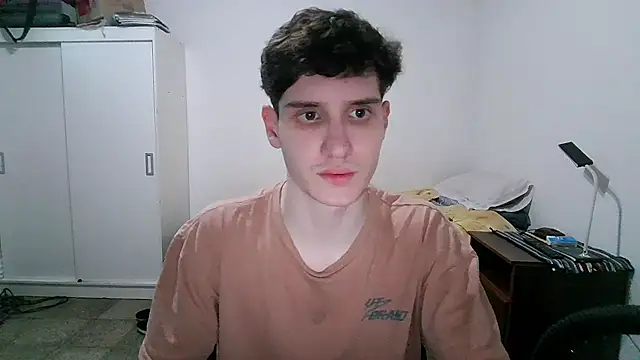Snapshot of Spicylemon01 chatting on 05-13-26, 04:54 Spicylemon01 online show from 05-13-26, 04:54