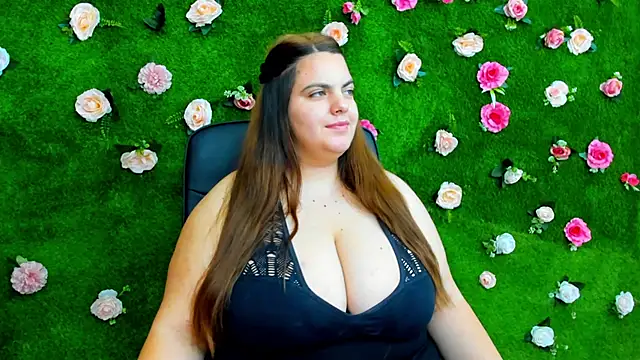 Huge Titties  online show from 01-12-25, 08:36