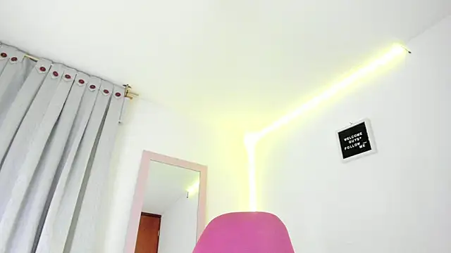 Anniie grey online show from 12-28-24, 02:22