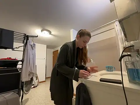 MissSwitch online show from 01-20-25, 12:39