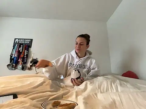 MissSwitch online show from 01-24-25, 01:14