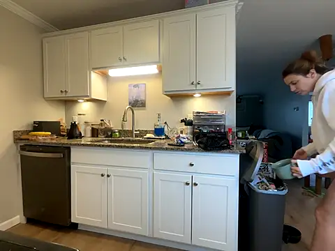 MissSwitch online show from 12-04-25, 02:37