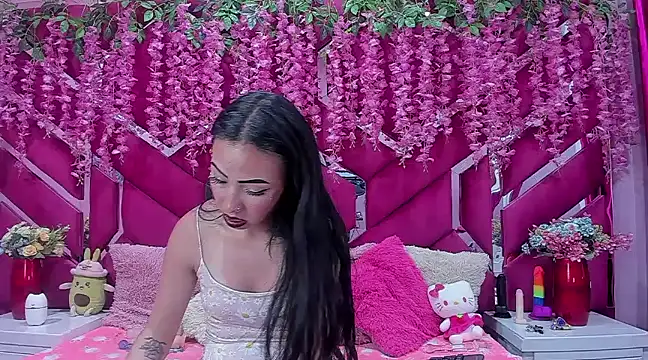 nathalia pink online show from 01-07-25, 11:35