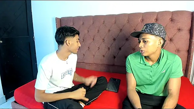 boys yourparty online show from 10-09-25, 01:09