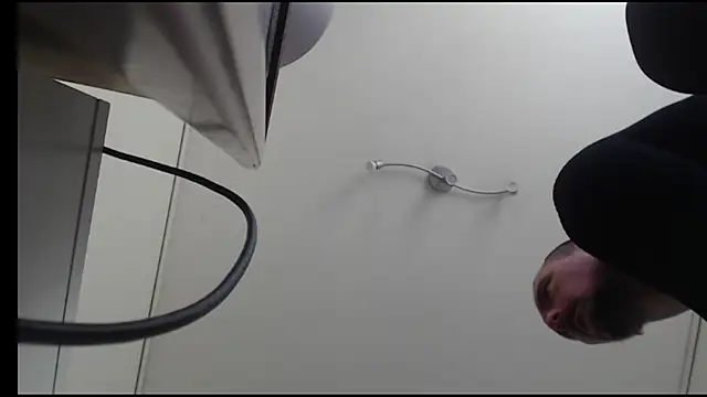 Snapshot of SisDamFem chatting on 03-15-25, 08:58 SisDamFem online show from 03-15-25, 08:58