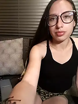 Snapshot of milena_23x chatting on 02-06-25, 01:38 milena 23x online show from 02-06-25, 01:38