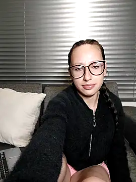 Snapshot of milena_23x chatting on 02-13-25, 07:03 milena 23x online show from 02-13-25, 07:03