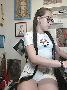 Snapshot of milena_23x chatting on 02-14-25, 03:11 milena 23x online show from 02-14-25, 03:11