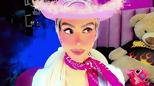 Snapshot of dollswit01 chatting on 02-22-25, 10:31 dollswit01 online show from 02-22-25, 10:31