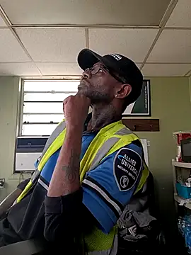 Snapshot of Txdarkmeat74 chatting on 02-09-26, 06:45 Txdarkmeat74 online show from 02-09-26, 06:45