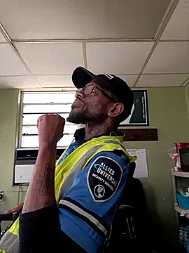 Snapshot of Txdarkmeat74 chatting on 02-10-26, 06:34 Txdarkmeat74 online show from 02-10-26, 06:34