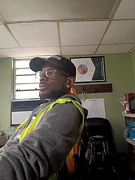 Snapshot of Txdarkmeat74 chatting on 02-25-26, 06:17 Txdarkmeat74 online show from 02-25-26, 06:17