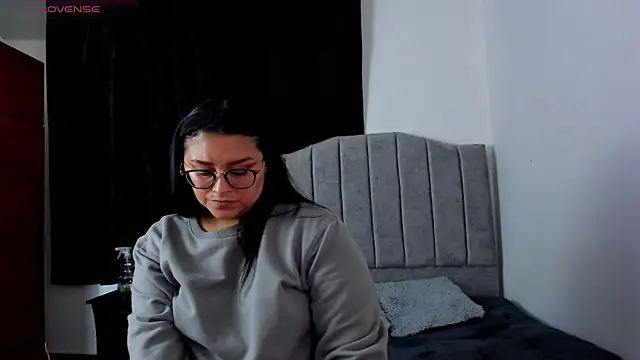 Snapshot of lorymoon chatting on 12-19-24, 07:18 lorymoon online show from 12-19-24, 07:18