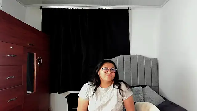 Snapshot of lorymoon chatting on 01-10-25, 06:49 lorymoon online show from 01-10-25, 06:49