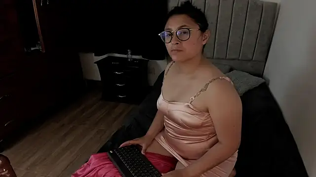 Snapshot of lorymoon chatting on 01-17-25, 01:15 lorymoon online show from 01-17-25, 01:15