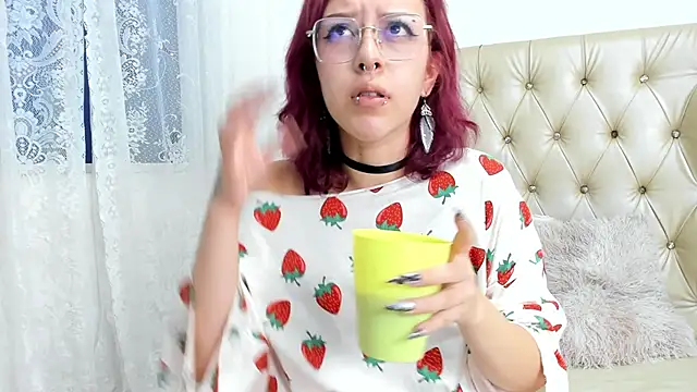 AlexaFoxy18 online show from 03-06-25, 05:03