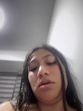 Im Little online show from 02-13-25, 03:18