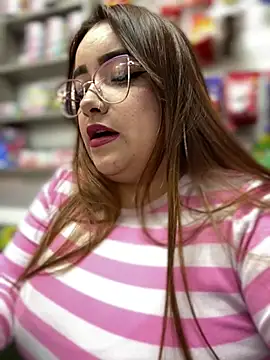 Snapshot of Tatiana_O chatting on 01-06-25, 03:29 Tatiana O online show from 01-06-25, 03:29