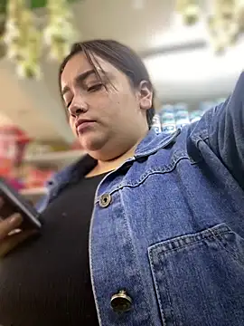 Snapshot of Tatiana_O chatting on 01-10-25, 02:13 Tatiana O online show from 01-10-25, 02:13