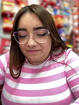 Snapshot of Tatiana_O chatting on 01-18-25, 04:21 Tatiana O online show from 01-18-25, 04:21