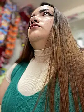 Snapshot of Tatiana_O chatting on 01-27-25, 01:19 Tatiana O online show from 01-27-25, 01:19