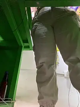 Snapshot of Tatiana_O chatting on 01-27-25, 04:22 Tatiana O online show from 01-27-25, 04:22