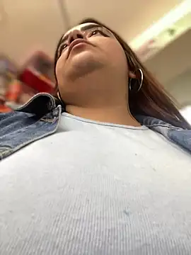 Snapshot of Tatiana_O chatting on 02-01-25, 03:18 Tatiana O online show from 02-01-25, 03:18