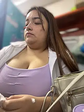 Snapshot of Tatiana_O chatting on 02-08-25, 07:05 Tatiana O online show from 02-08-25, 07:05