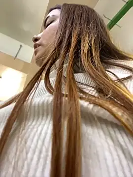 Snapshot of Tatiana_O chatting on 02-15-25, 02:11 Tatiana O online show from 02-15-25, 02:11